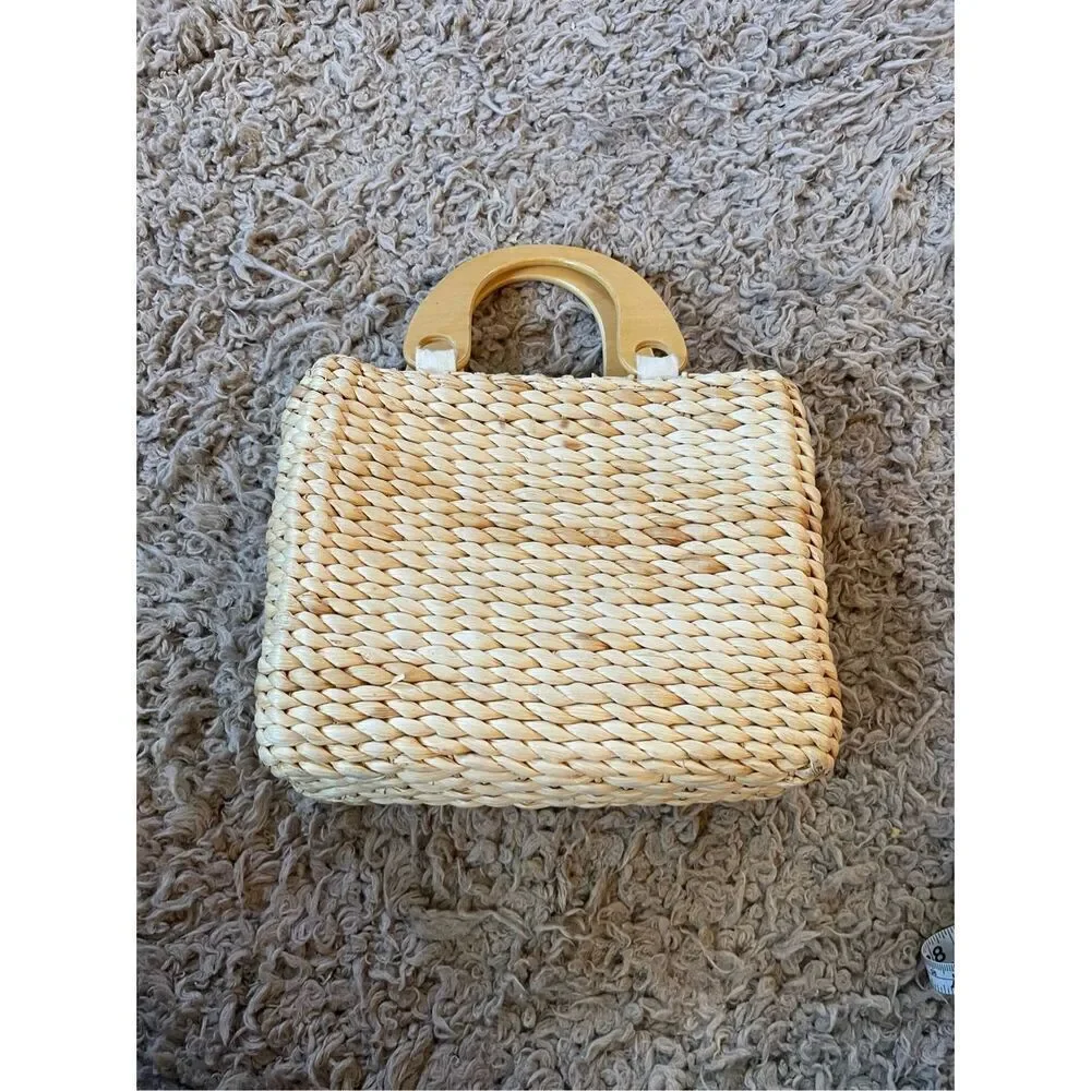 Vintage y2k wicker straw‎ mini purse with embroidered floral front